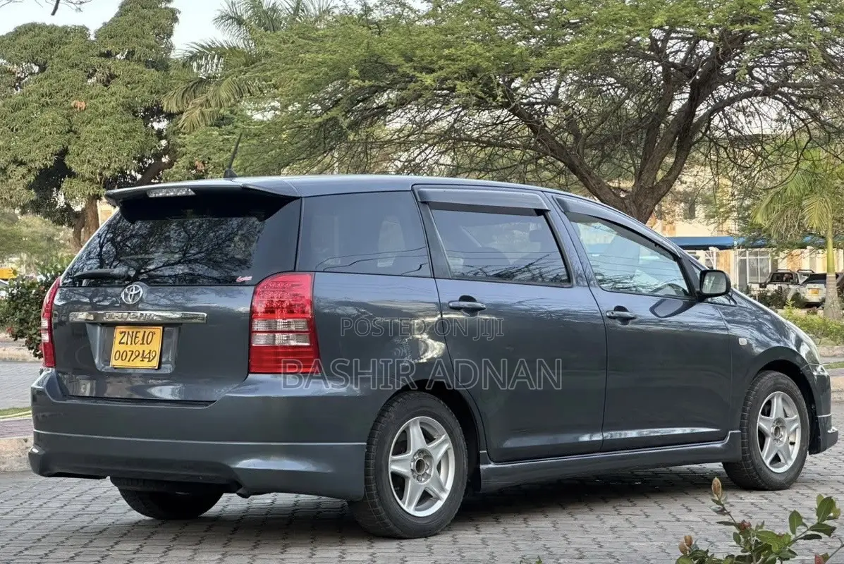 Toyota Wish 2004 Gray