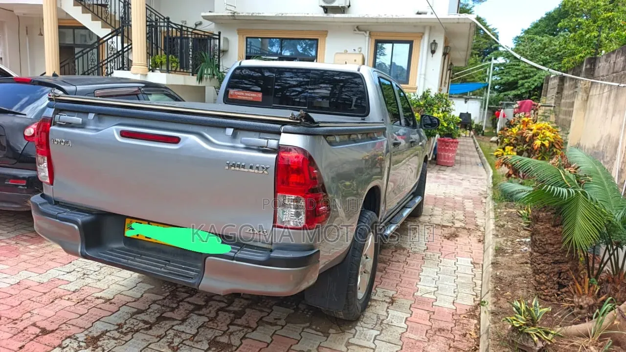 Toyota Hilux 2021 Gray