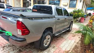 Toyota Hilux 2021 Gray