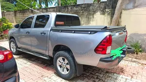 Toyota Hilux 2021 Gray