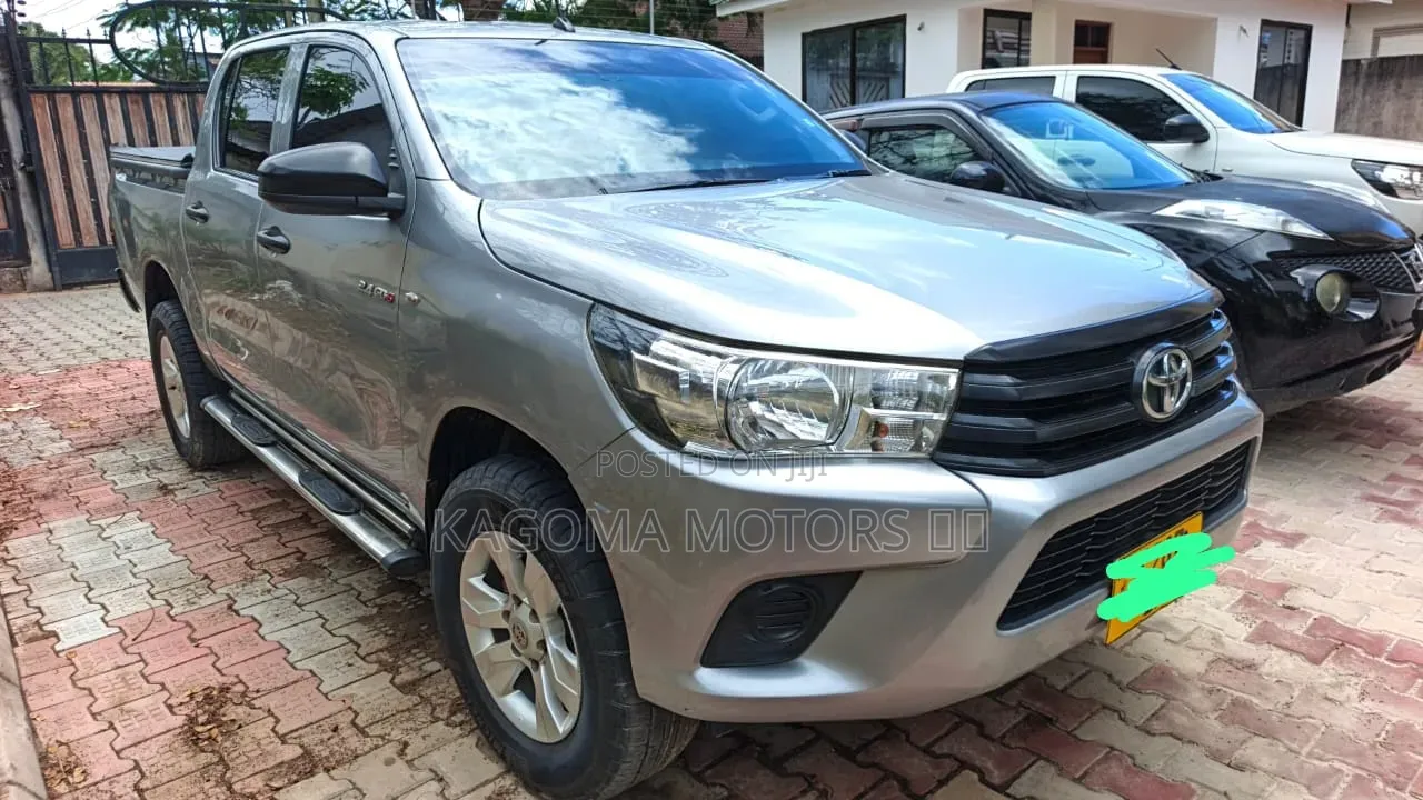 Toyota Hilux 2021 Gray