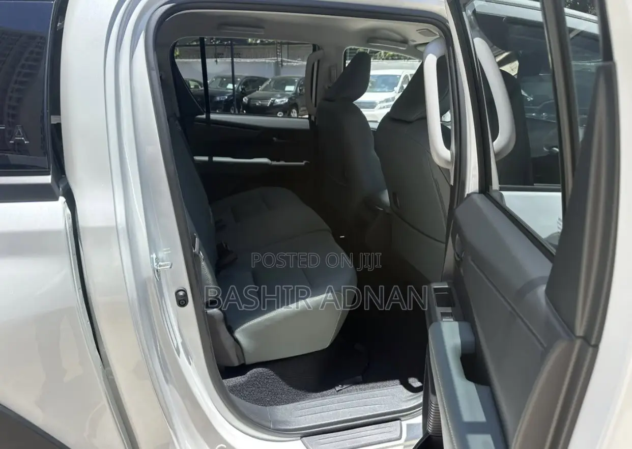 New Toyota Hilux 2026 White