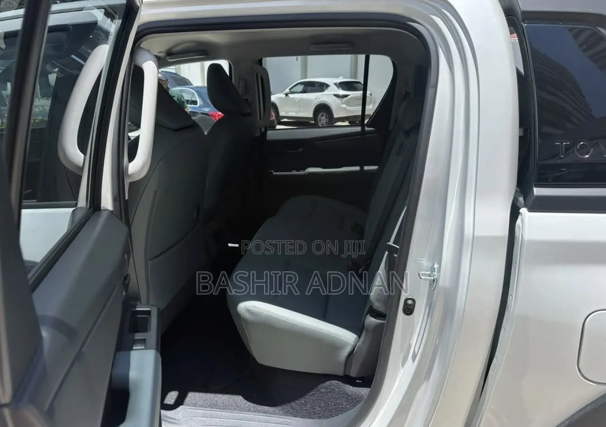 New Toyota Hilux 2026 White