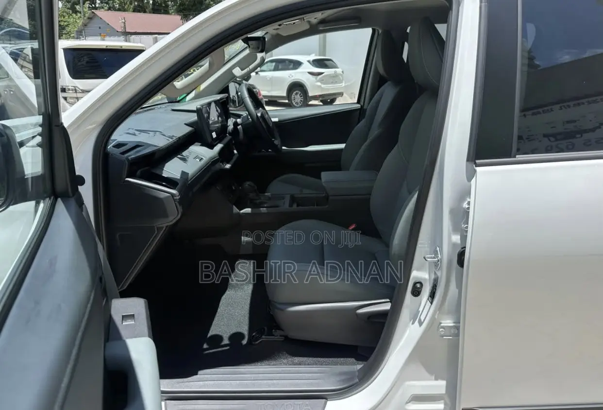 New Toyota Hilux 2026 White