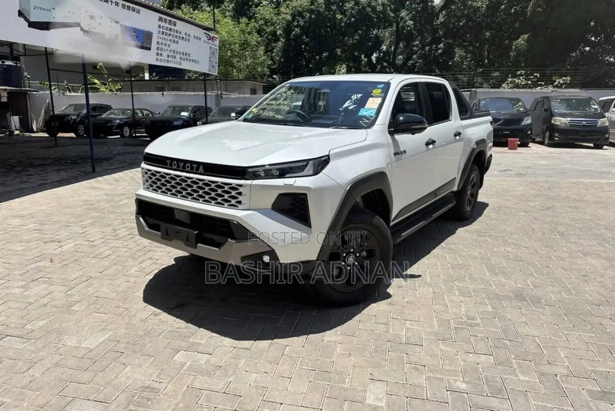 New Toyota Hilux 2026 White