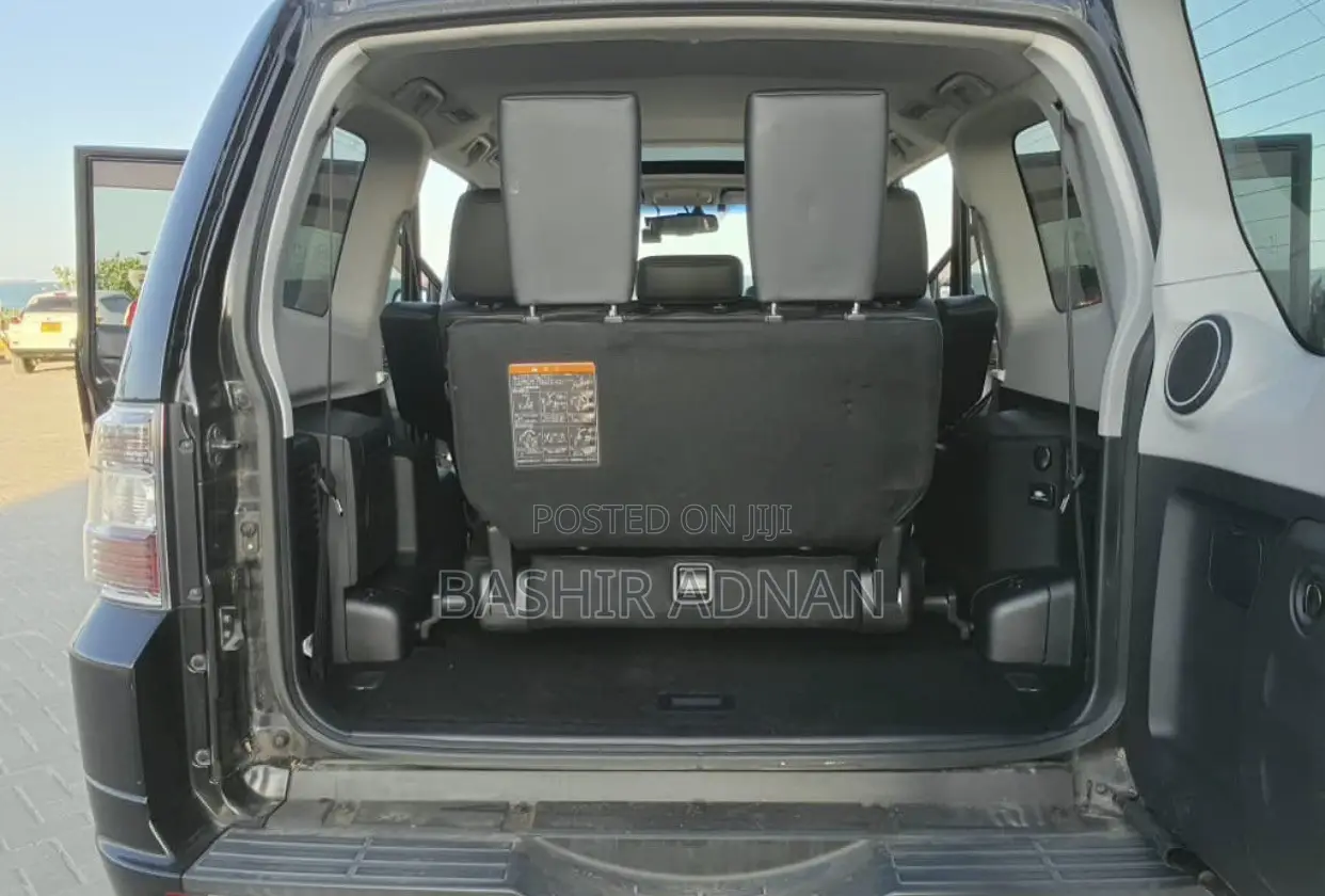 Mitsubishi Pajero 3.0 2010 Black