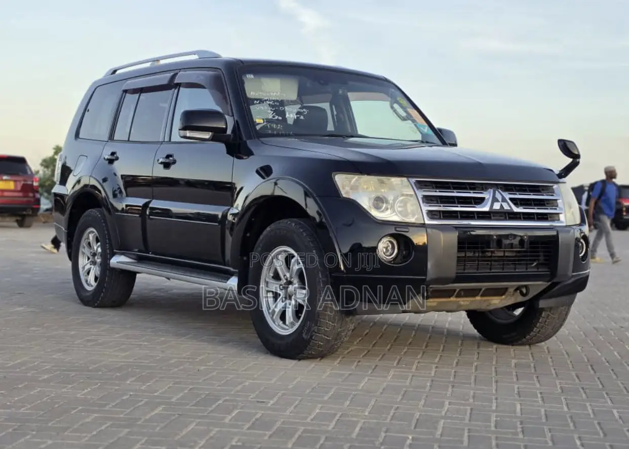 Mitsubishi Pajero 3.0 2010 Black