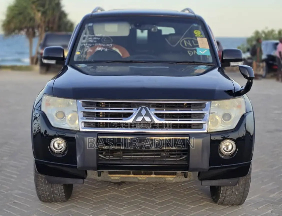 Mitsubishi Pajero 3.0 2010 Black