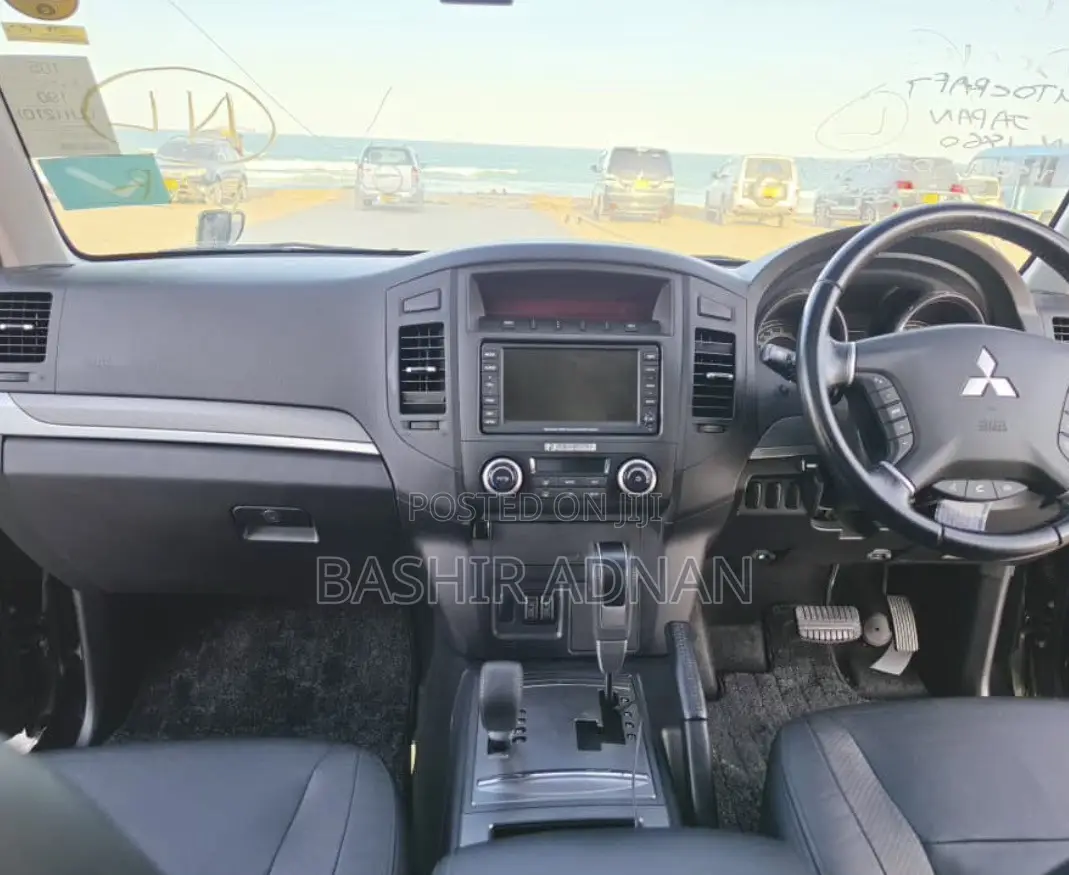 Mitsubishi Pajero 3.0 2010 Black
