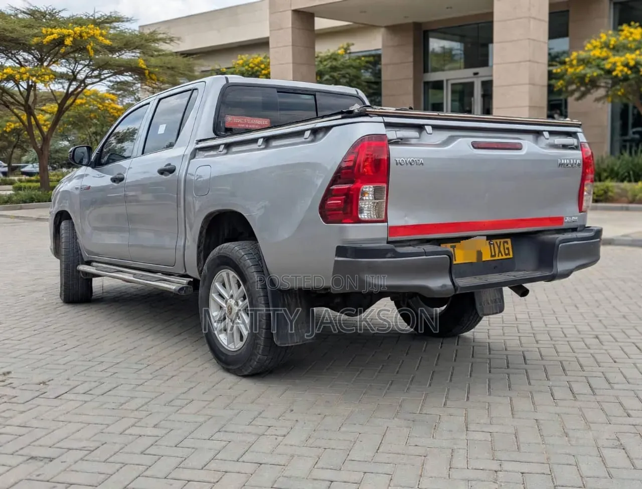 Toyota Hilux 2021 Gray