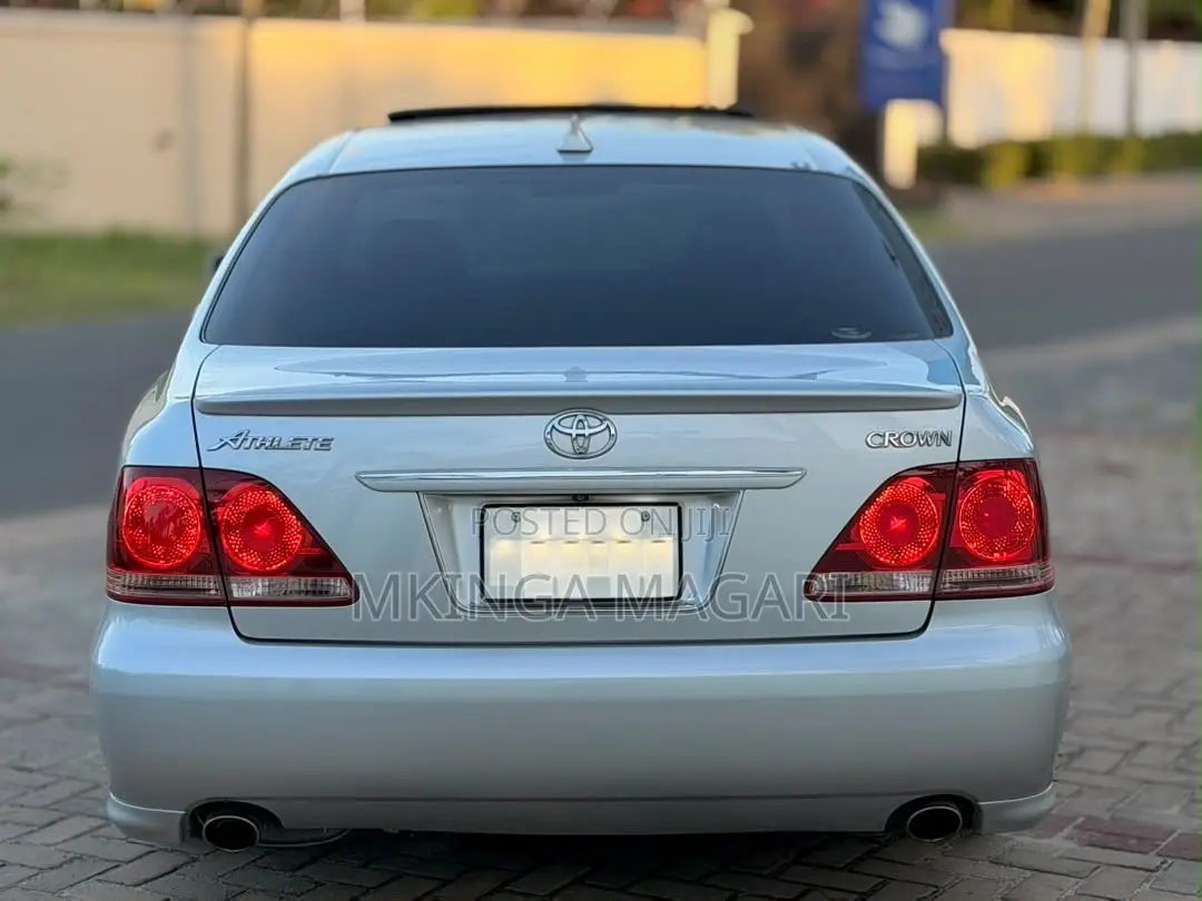 Toyota Crown 2006 Silver