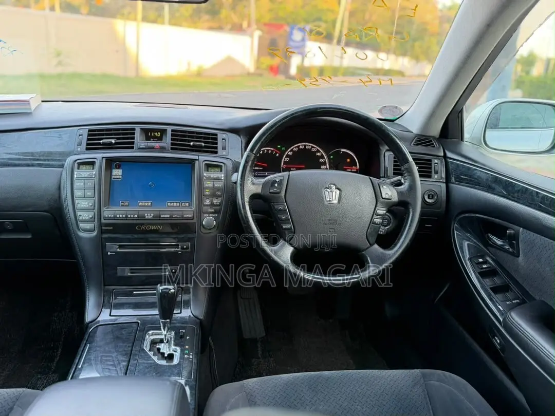 Toyota Crown 2006 Silver