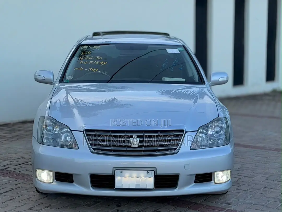 Toyota Crown 2006 Silver