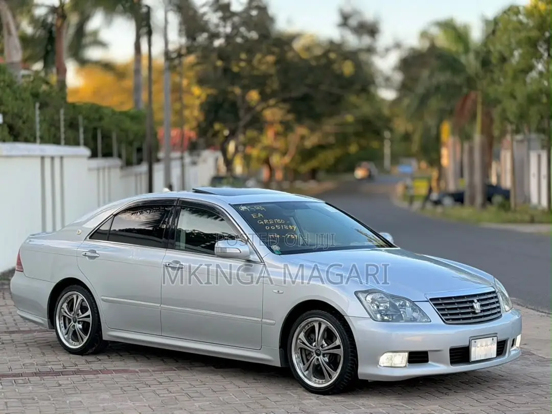 Toyota Crown 2006 Silver
