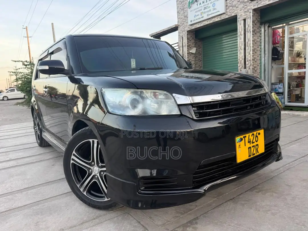 Toyota Corolla Rumion 2011 Black