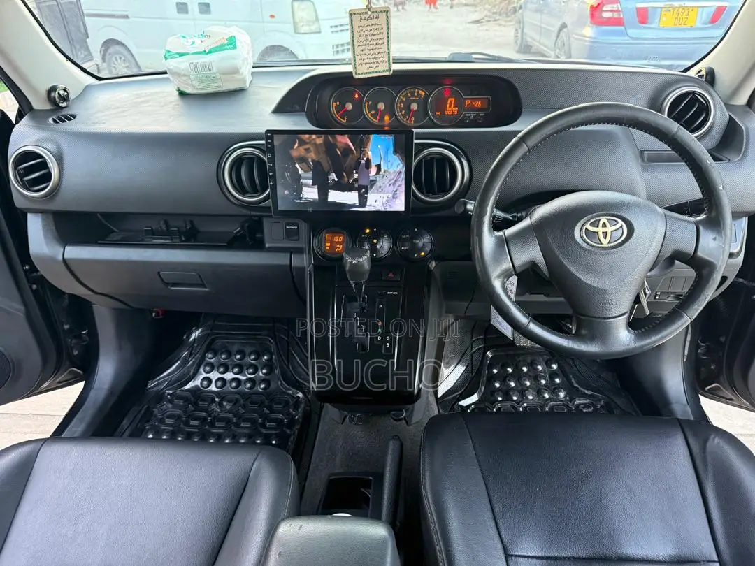 Toyota Corolla Rumion 2011 Black
