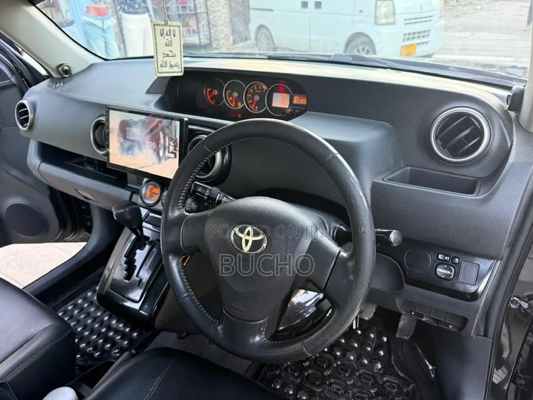 Toyota Corolla Rumion 2011 Black