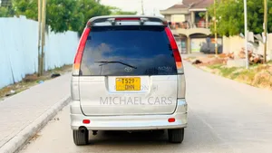 Toyota Noah 2003 Silver