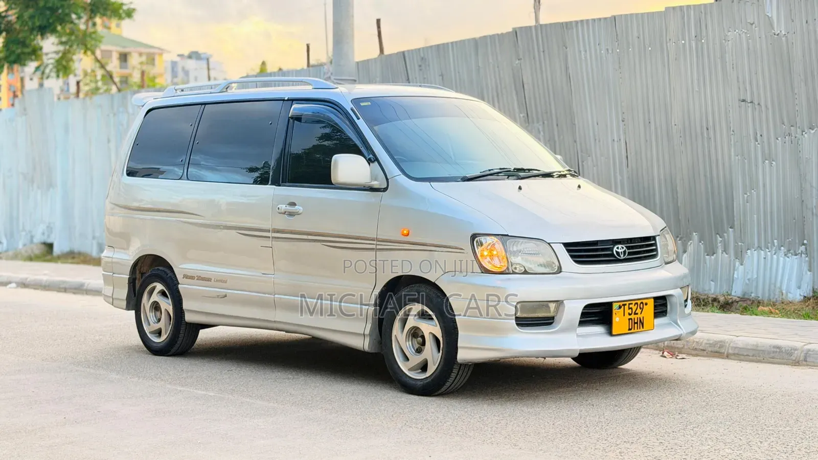 Toyota Noah 2003 Silver
