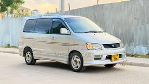 Toyota Noah 2003 Silver