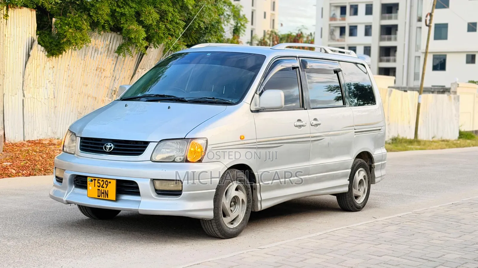 Toyota Noah 2003 Silver