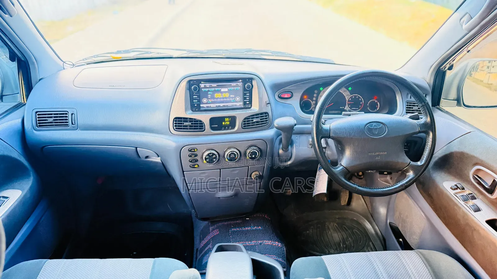 Toyota Noah 2003 Silver