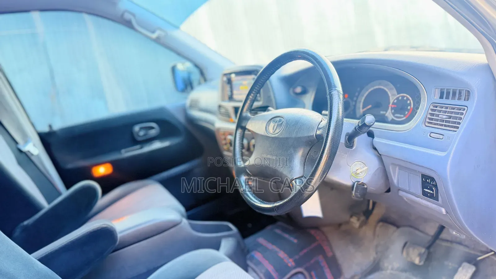 Toyota Noah 2003 Silver
