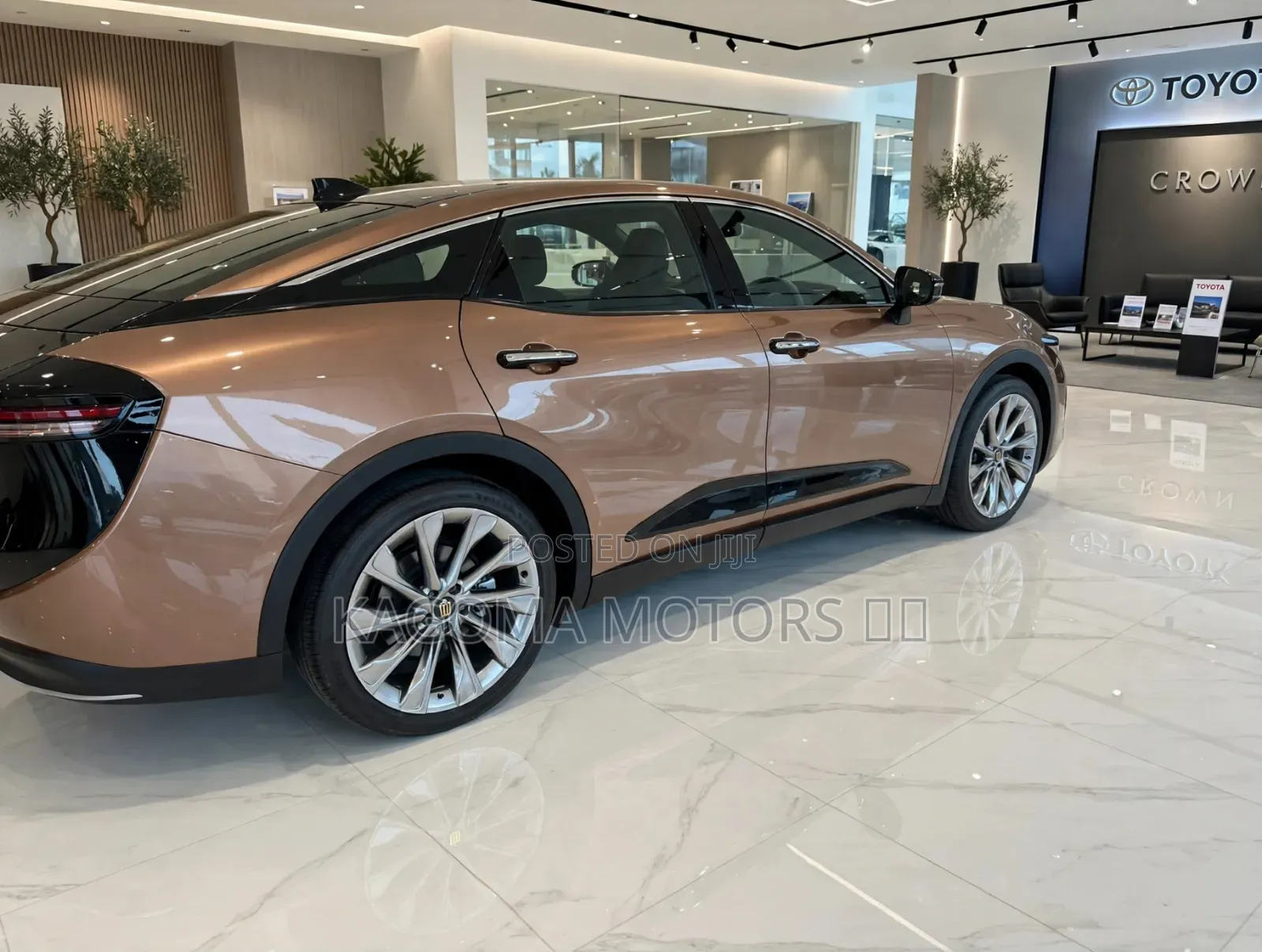 Toyota Crown 2025 Beige