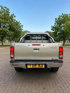Toyota Hilux 2008 Gold