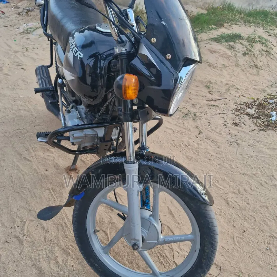 Bajaj Boxer 125 2026 Black