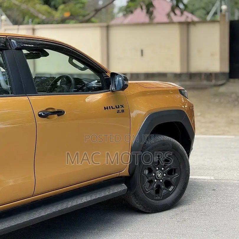 New Toyota Hilux 2026 Orange