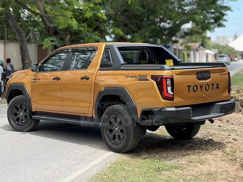 New Toyota Hilux 2026 Orange