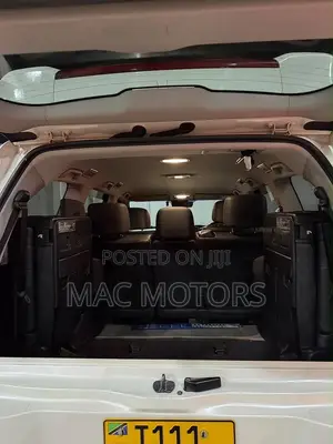 Toyota Land Cruiser 4.6 V8 GXR 2016 White