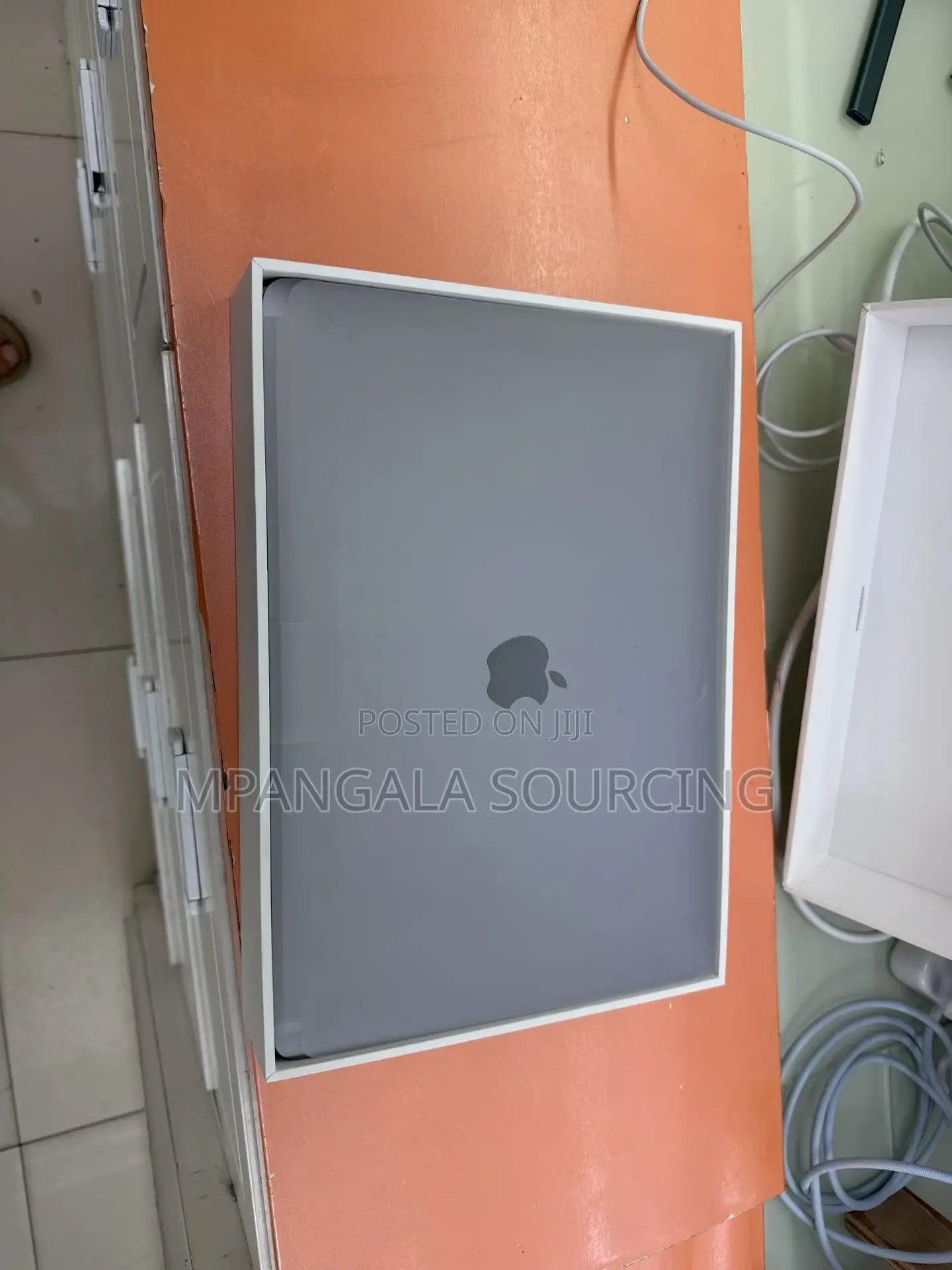 New Laptop Apple MacBook Air 2020 M1 8GB Apple M1 SSD 256GB