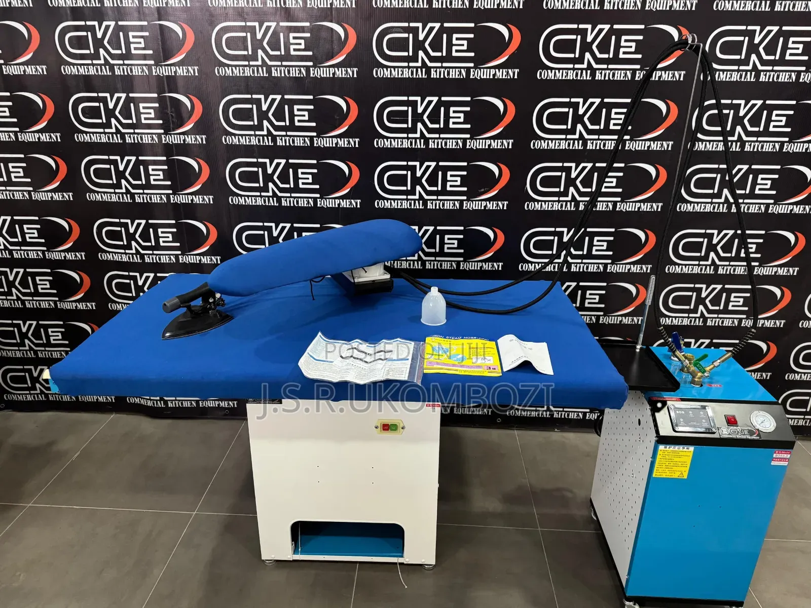 Industrial Ironing Table With Steam Generator