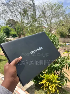 Laptop Toshiba Satellite C650D 4GB Intel Core i3 HDD 256GB