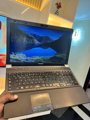 Laptop Toshiba Satellite C650D 4GB Intel Core i3 HDD 256GB