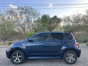 Toyota IST 2006 Blue