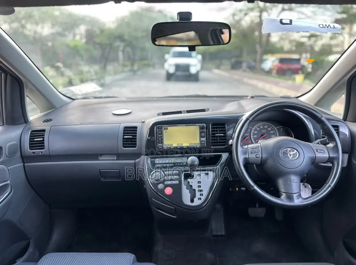 Toyota Wish 2004 Gray