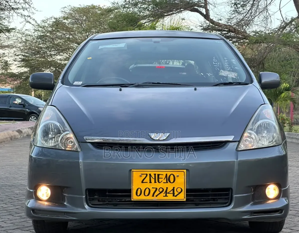 Toyota Wish 2004 Gray