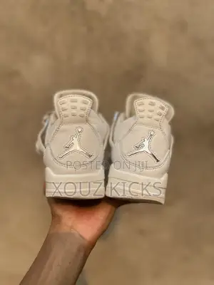 Nike Air Jordan 4