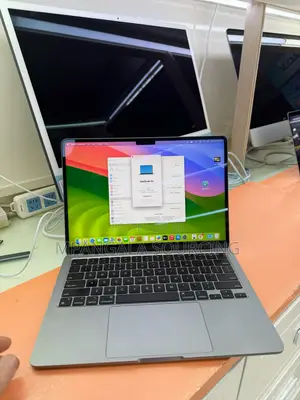 Laptop Apple MacBook Air 2022 M2 16GB Apple M2 SSD 512GB