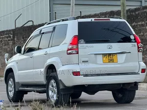 Toyota Land Cruiser Prado 2005 White