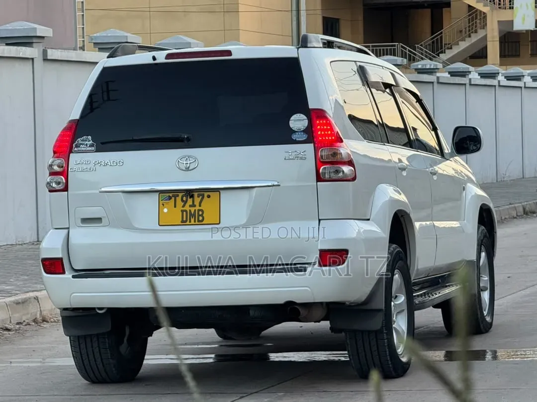 Toyota Land Cruiser Prado 2005 White