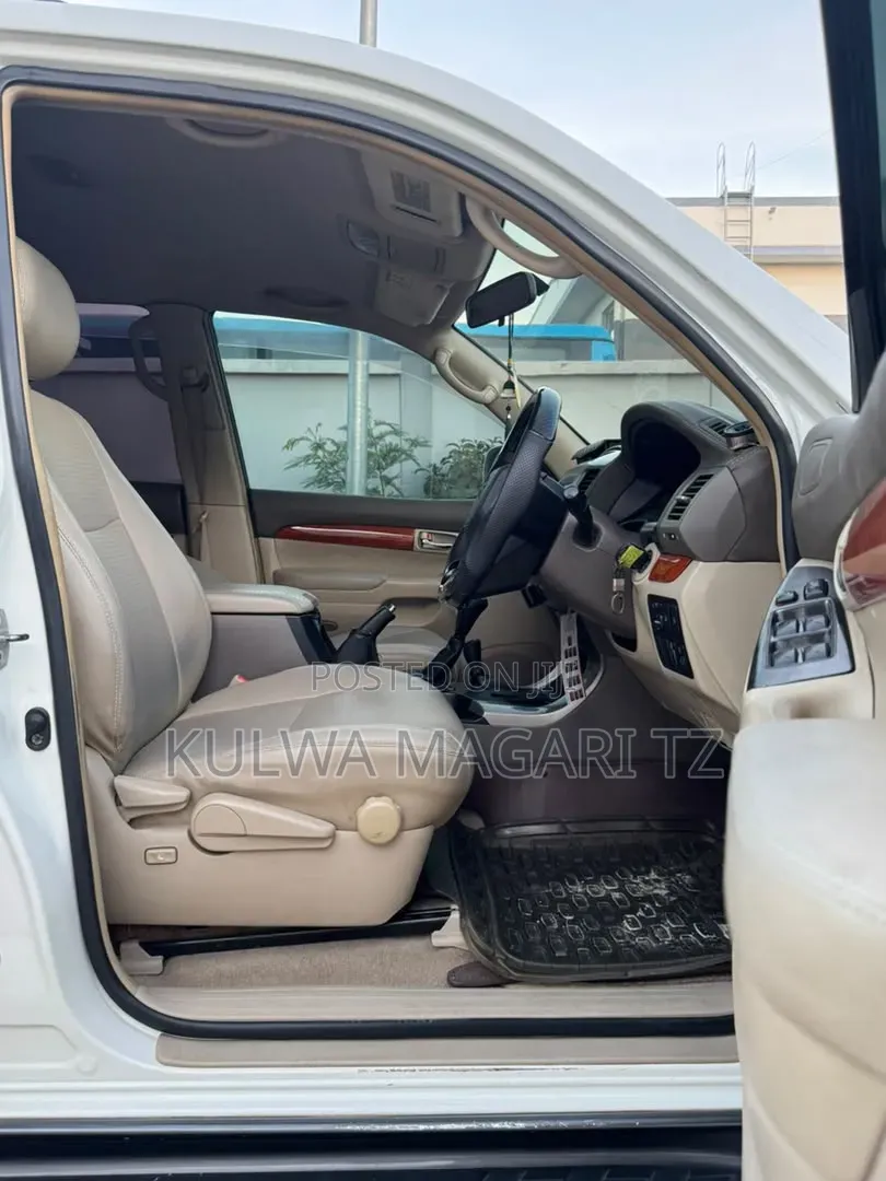 Toyota Land Cruiser Prado 2005 White
