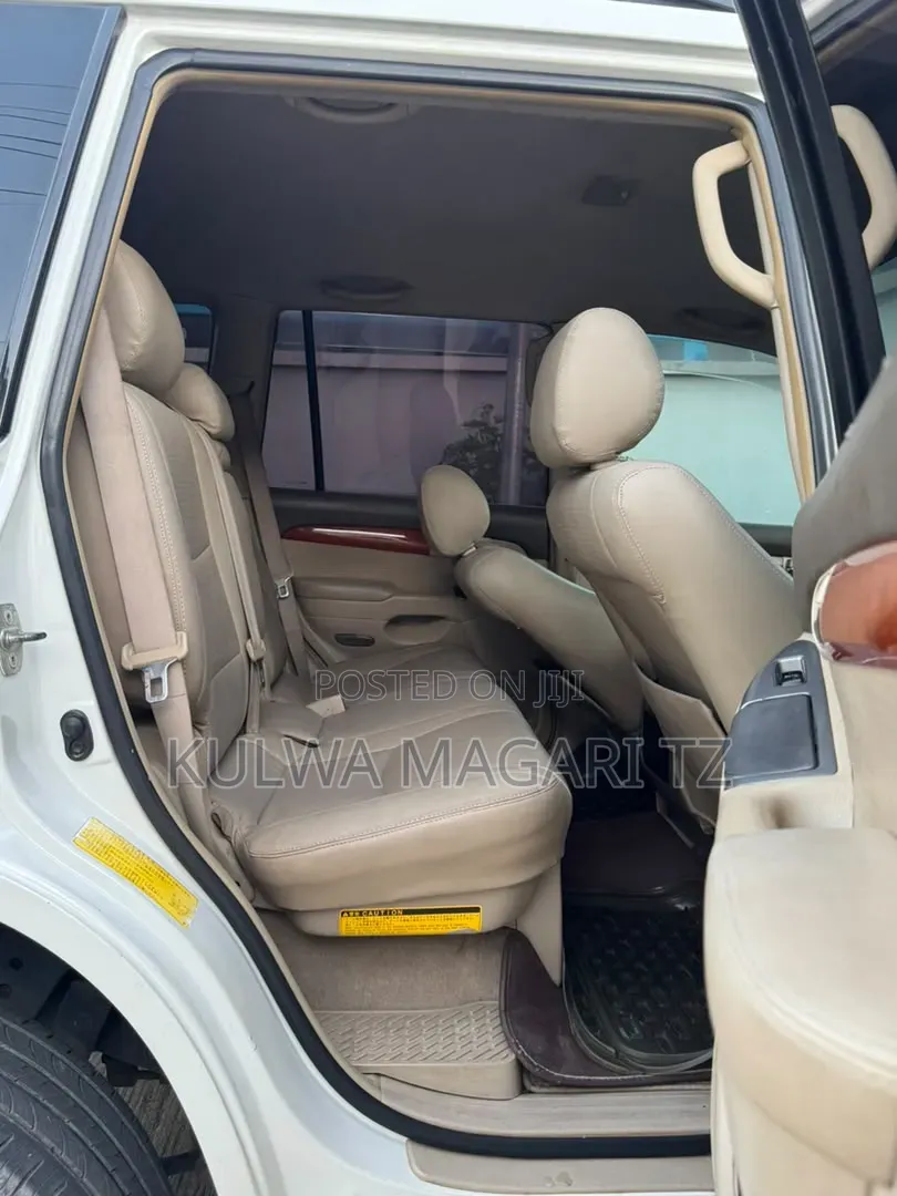 Toyota Land Cruiser Prado 2005 White