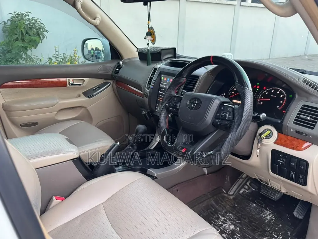 Toyota Land Cruiser Prado 2005 White