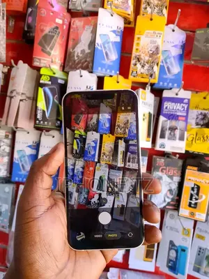 New Apple iPhone 13 128 GB White