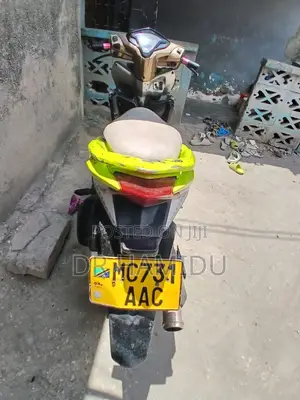 Honda 2014 Yellow