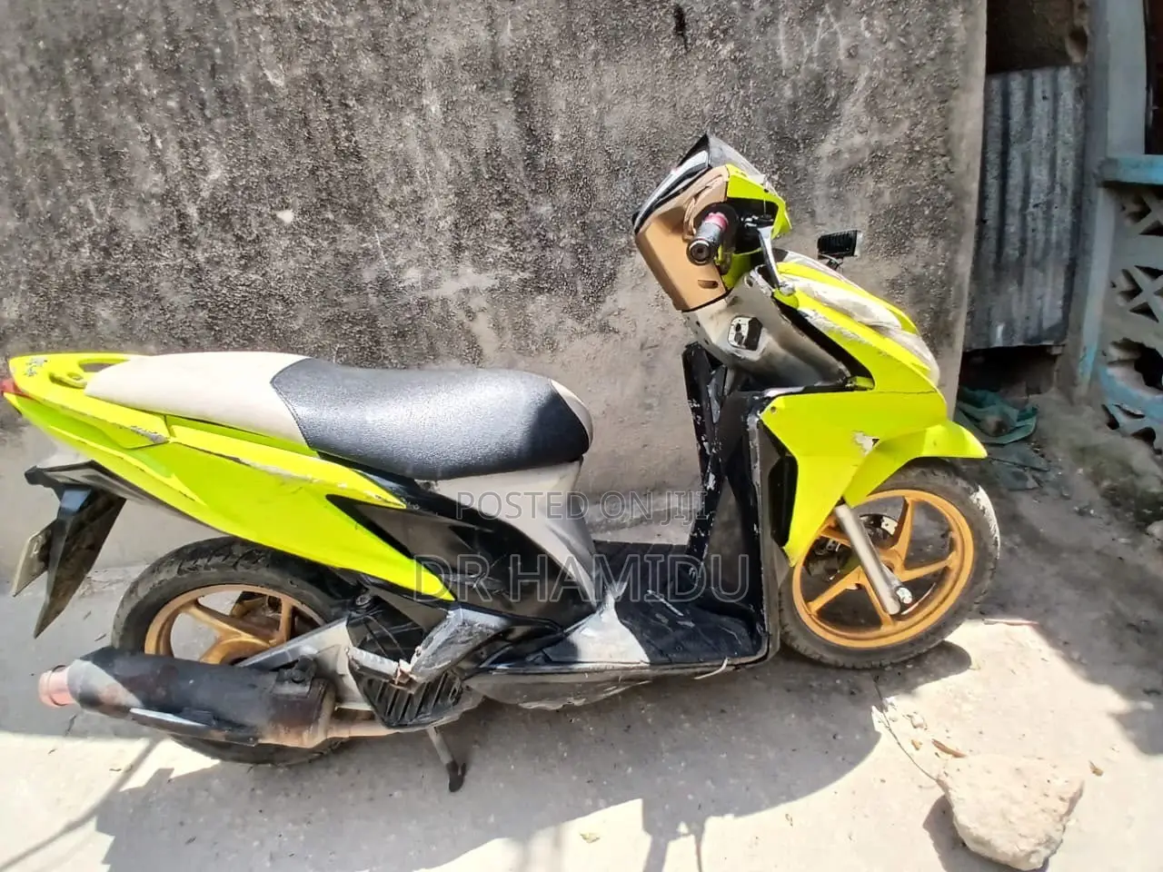 Honda 2014 Yellow